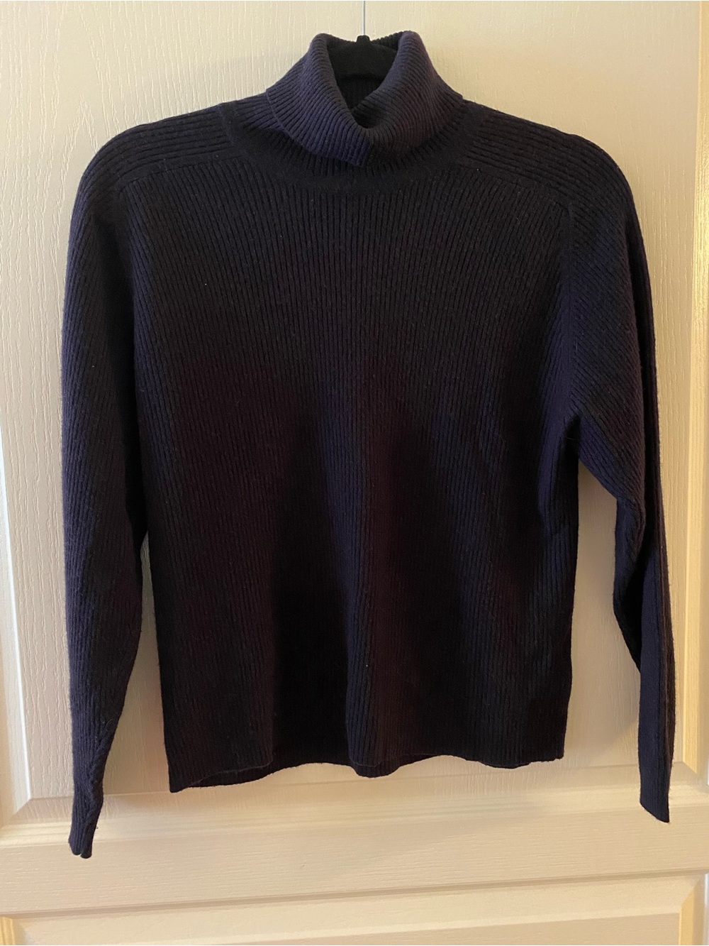 VINTAGE Jones NY Lambswool-Blend Turtleneck